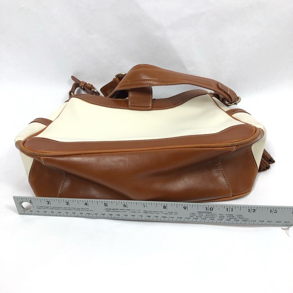 Liz Claiborne Women’s Shoulder Bag - Picture 8 of 16